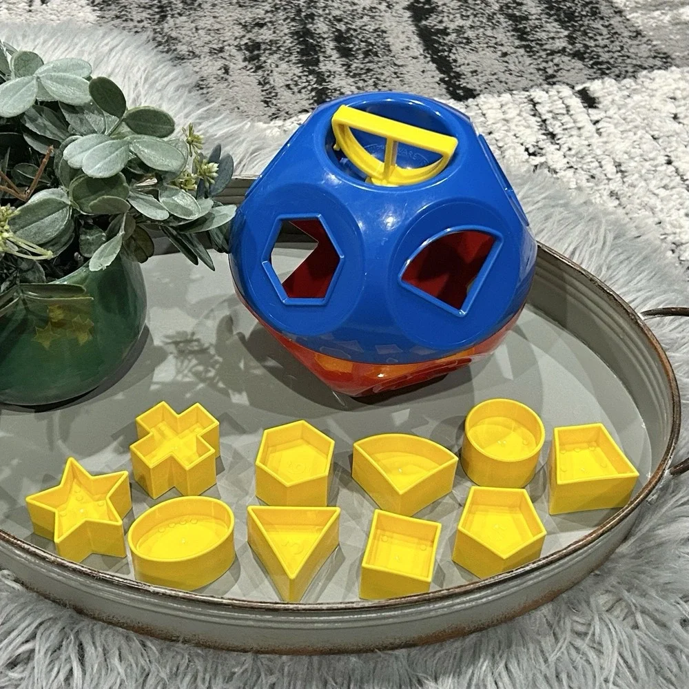 Tupperware Vintage Shape O Ball Classic Toy Sorter with 10 Shapes Blue Red